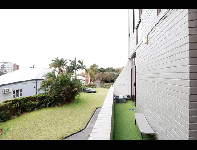 3 BEDROOM APARTMENT FOR SALE IN ESSENWOOD